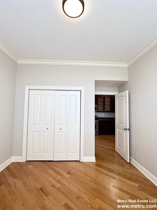 Photo - 2338 W Morse Ave Unidad 4-C