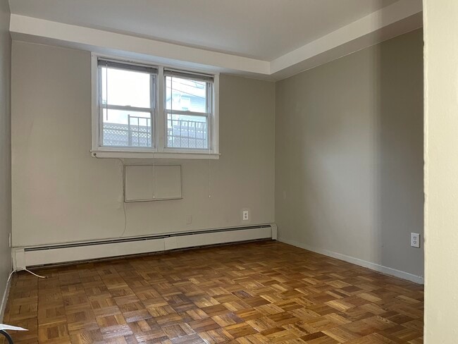 Bedroom - 200 Centre Ave Unit 1H