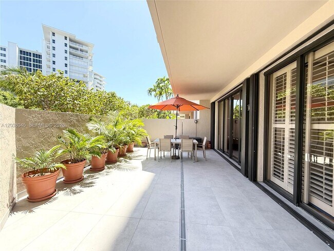 Building Photo - 251 Crandon Blvd Unit 133