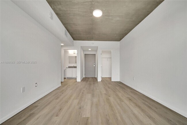 Photo - 475 NE 125th St Unit 203