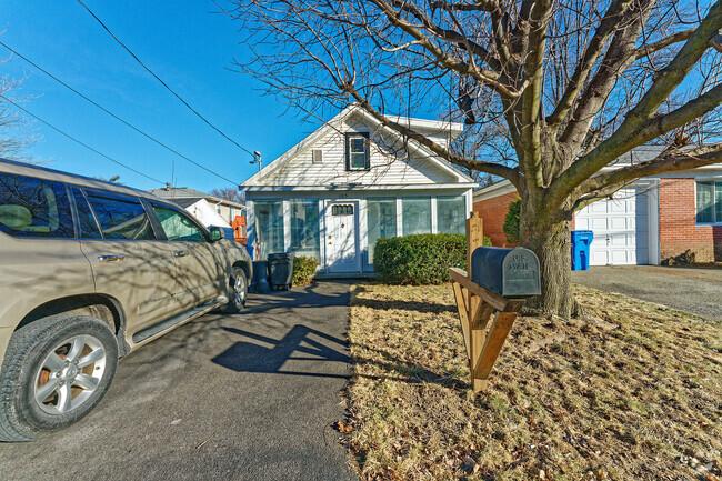 Building Photo - 105 Hazelhurst Ave Rental