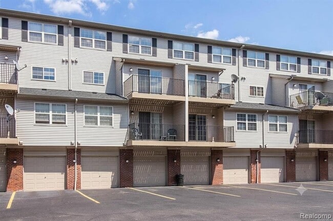 Photo - 29415 Glen Oaks Blvd E