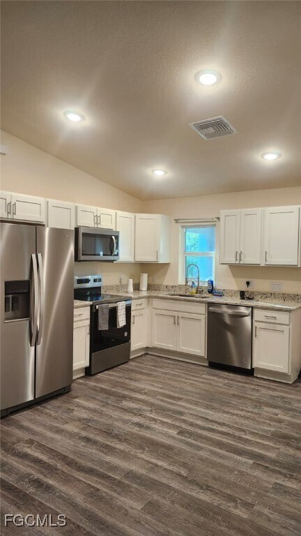 Photo - 575 Oakshire Ln