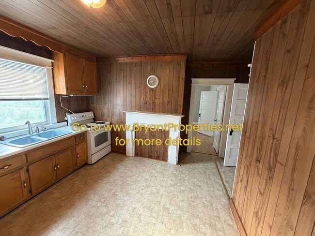 Photo - 1584 Latimer Ln