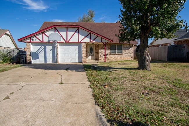 224 S Bouziden Dr