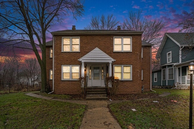 Building Photo - Newly Renovated 1br/1ba Apartment Available! PICTURES COMING SOON! Unit D