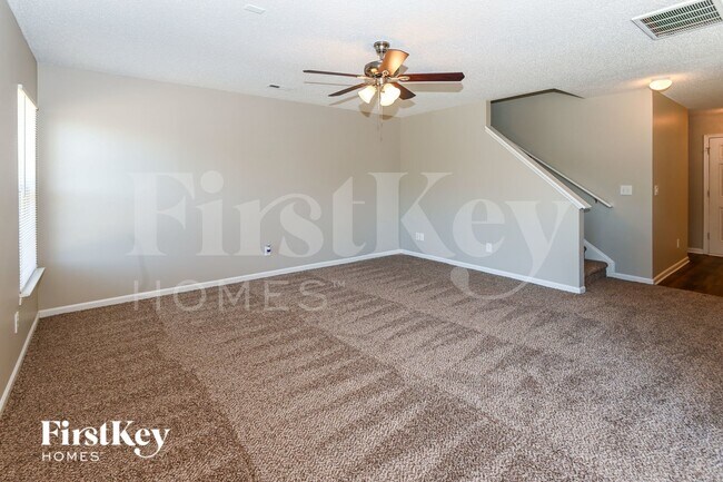 Photo - 8121 Chatham Oaks Dr