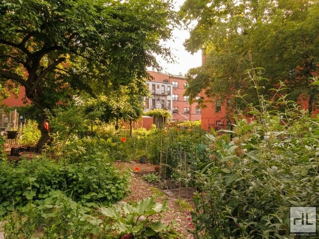 Photo - 15 STREET Unit 21