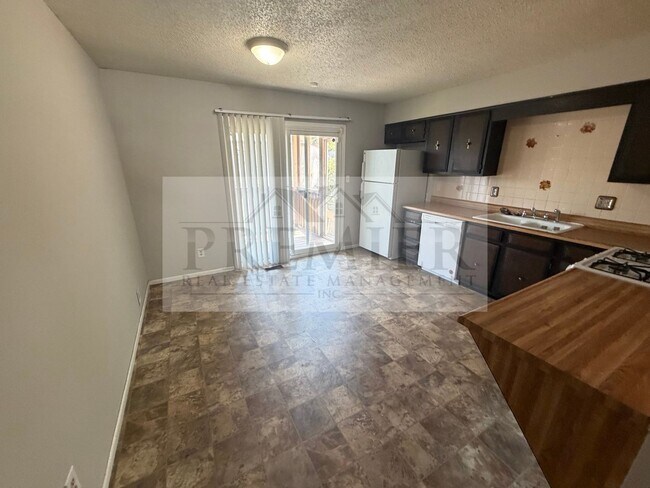 Photo - 8430 Lane Pl