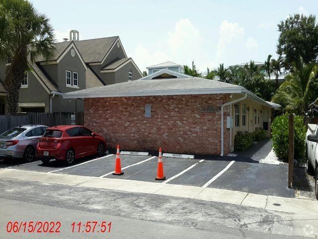 Building Photo - 1416 NE 5th Ct Unit 2 Rental