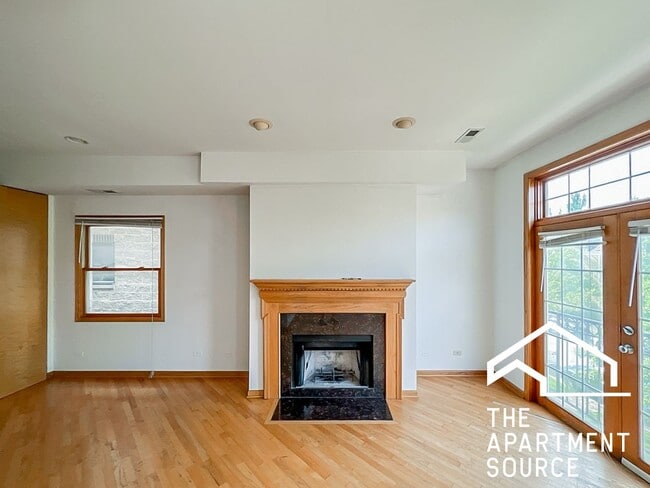 Photo - 1103 W Cornelia Ave Unit 2
