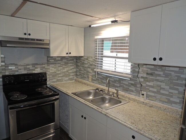 Building Photo - 1909 Boxwood Ln Rental