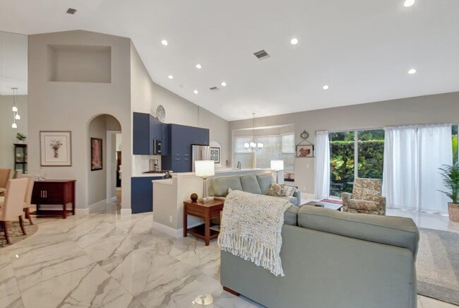 Photo - 8180 Sandpiper Way
