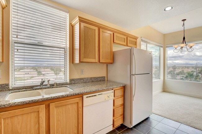Photo - Beautiful top floor condo! Unidad 405