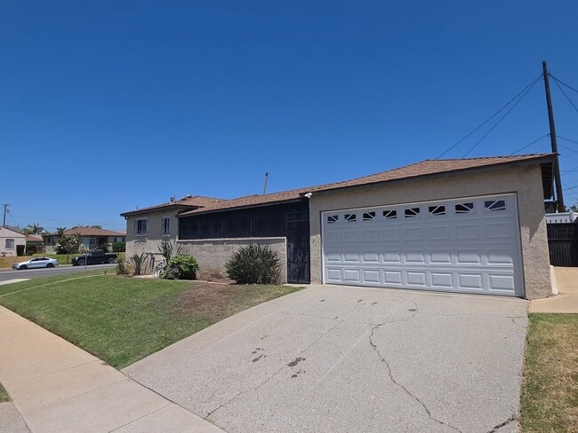 2157 W 109th Pl