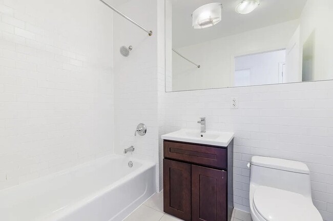 Photo - 150 Clermont Ave Unidad 14H