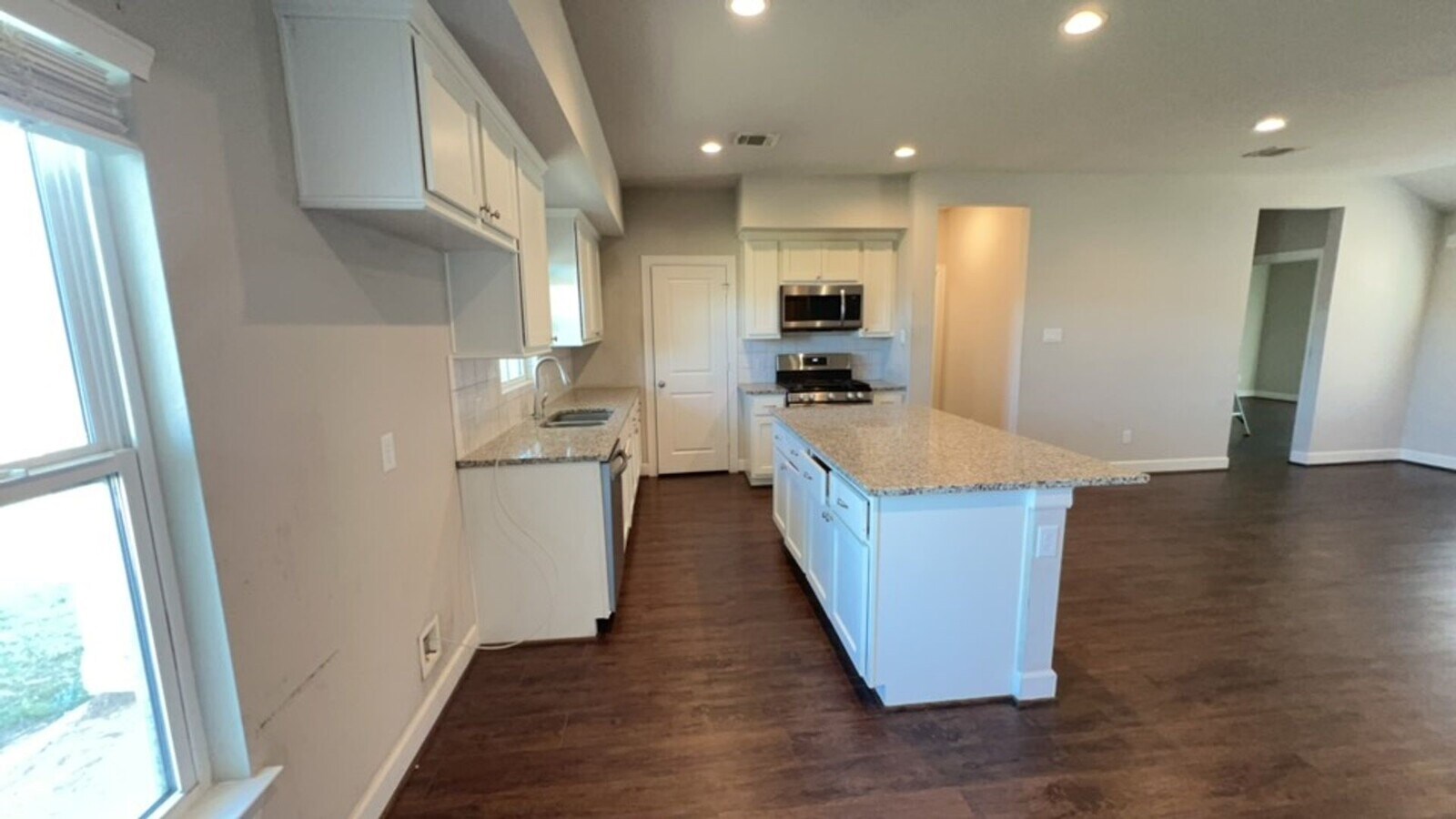 Photo - 1509 La Delle St