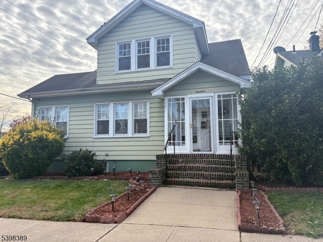 Building Photo - 19 Harding St Unit 1