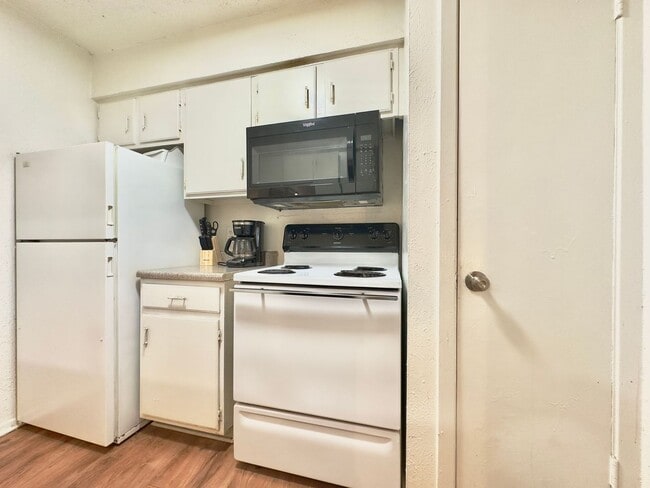 Photo - Marian Condos