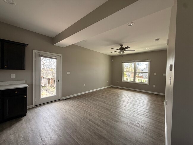 Photo - 270 Mabdarin Dr