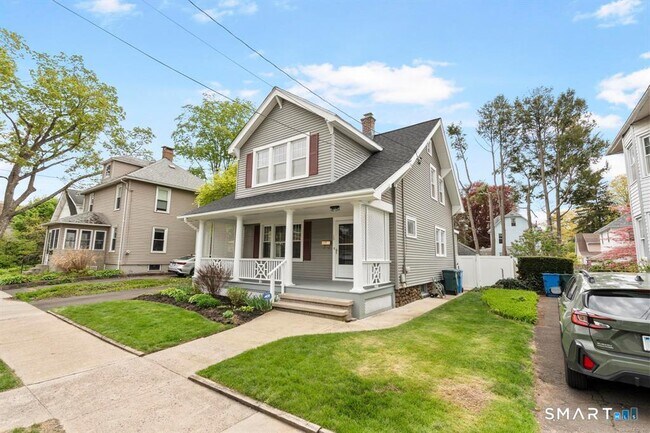 36 Quentin St