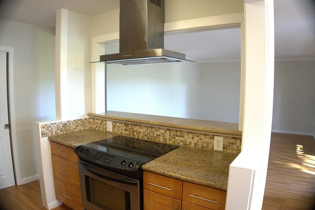Photo - "Welcome to Your New Home: Spacious 2-Bed, 2-Bath Apartment in San Carlos!"