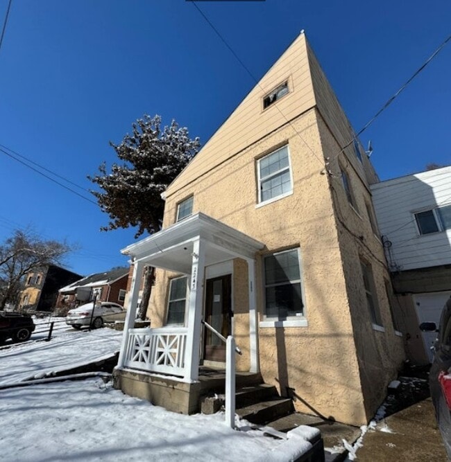 Building Photo - 2243 Quebec Rd