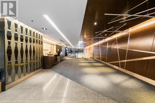 Photo - 28 Ted Rogers Way Unité 3110