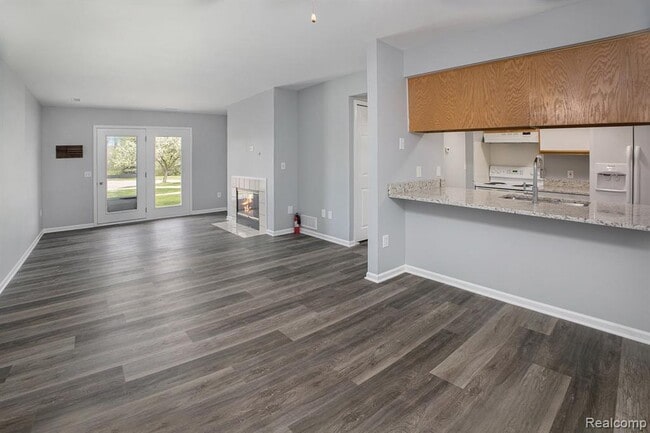Photo - 15054 Riverside Dr