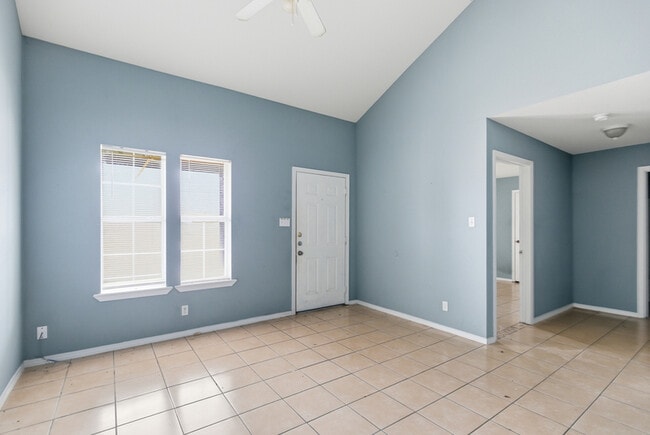 Photo - 7627 Windsor Oaks