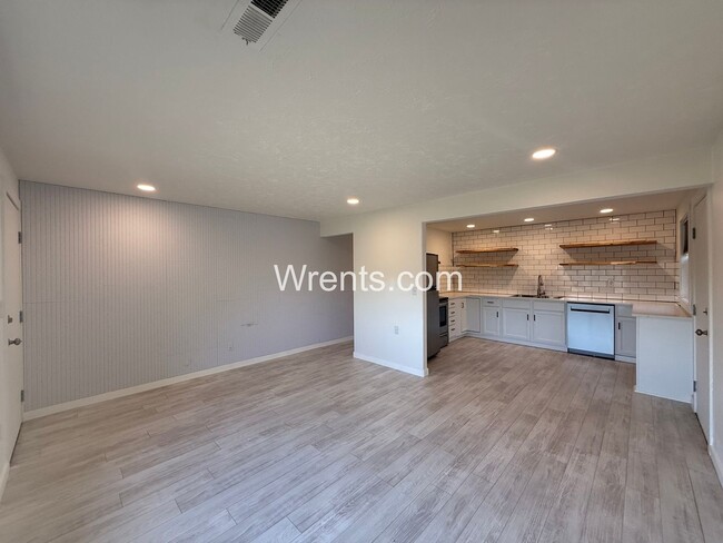 Photo - Unique 1 Bed / 1 Bath Duplex in Convenient Spokane Location!