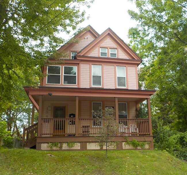 Photo - 134 Bassett St Unit Bassett 134.1