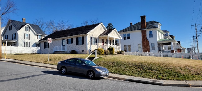 Photo - 438 W Market St