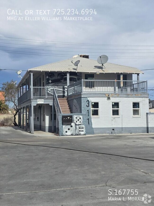 Building Photo - Welcome to our charming 1 bedroom, 1 bathr... Unit D Rental