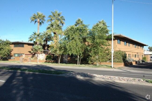 Photo - Savoy Plaza Apartments