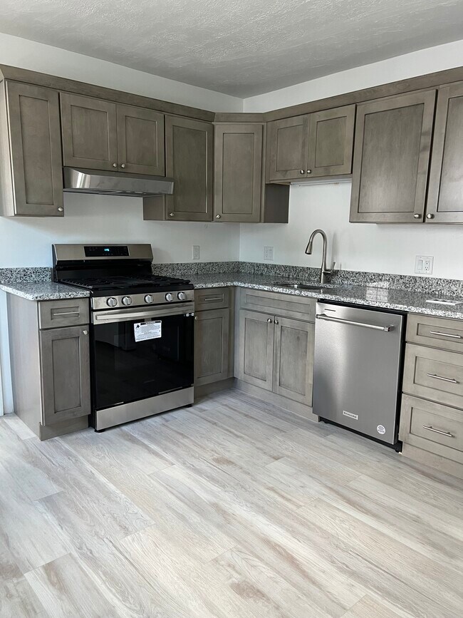 Photo - 100 Franklin Ave Unit 1