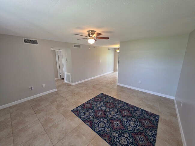 665 Palm View Dr Unit B1
