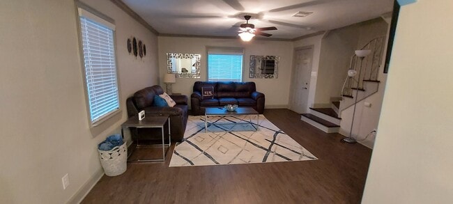 Sala de estar - 3338 Blodgett St Unidad 3338