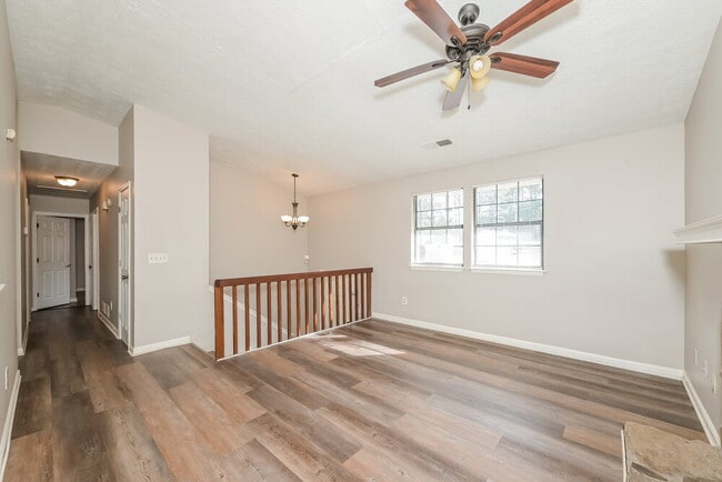 Photo - 5492 Mallard Trail