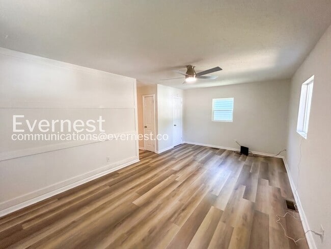 Photo - Cozy 3 Bed, 1 Bath – Section 8 Accepted / Pet-Friendly / Available Now!