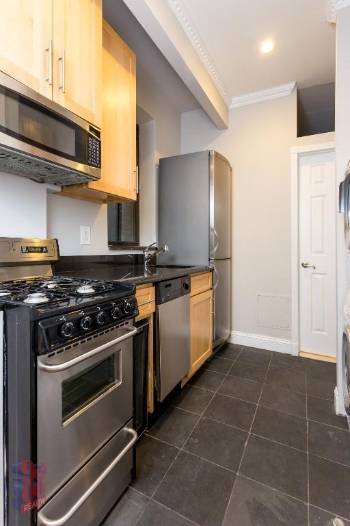 Photo - 722 Tenth Avenue (49th & 50th St), #2C Unidad 2C