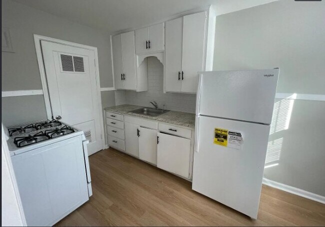 Photo - 810 S Crestway St Unidad 810