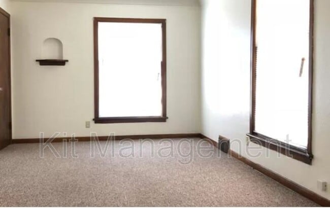 Building Photo - 4290 Monroe St Unit 4