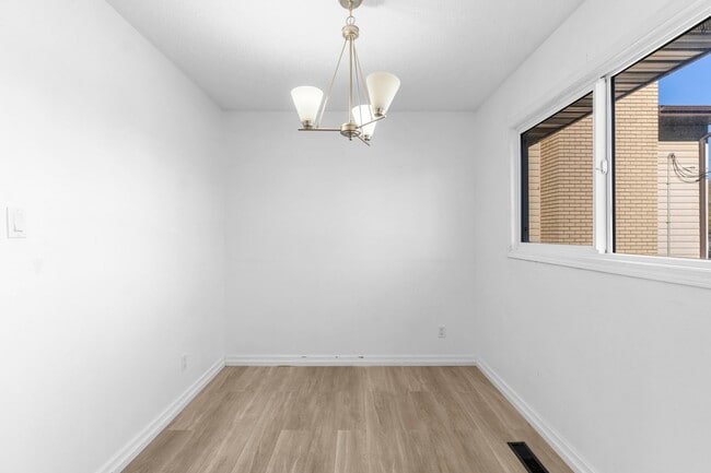 Photo - 236 Avenue S North