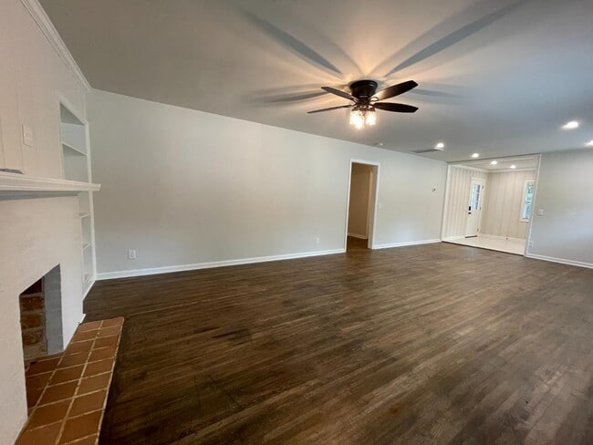 Photo - 205 W Drake Ave