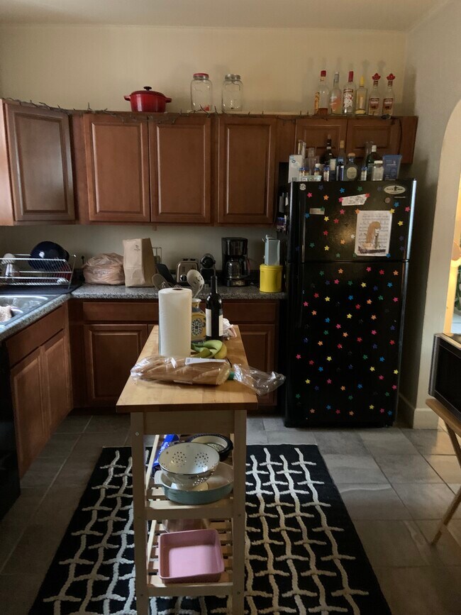 kitchen - 156 Pleasant St Apartments Unit 4