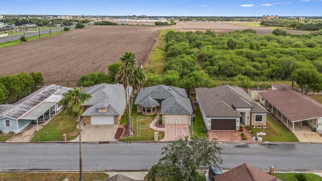 Photo - 138 Willow Cir