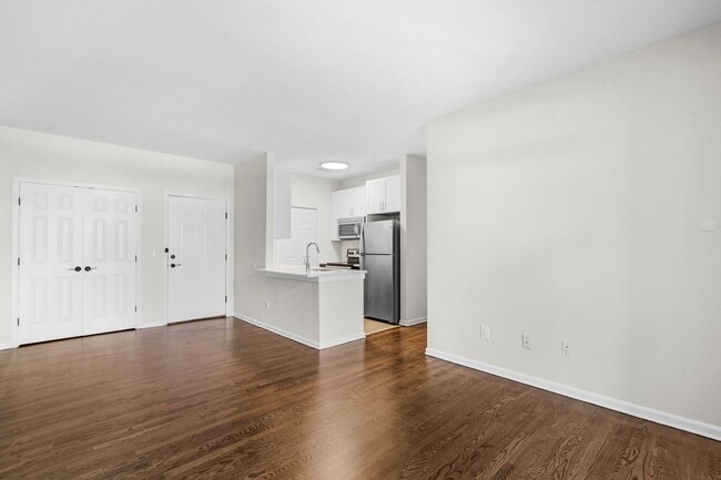 Photo - COLUMBIA COURT, LLC