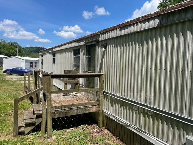 Photo - 127 Cumberland Ln