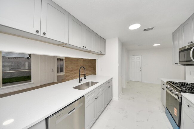 Photo - 17310 Pastoria Dr